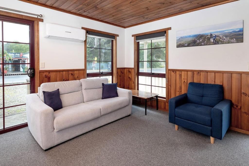 Kitty'S Cottages - Managed By Big4 Strahan Holiday Retreat Экстерьер фото