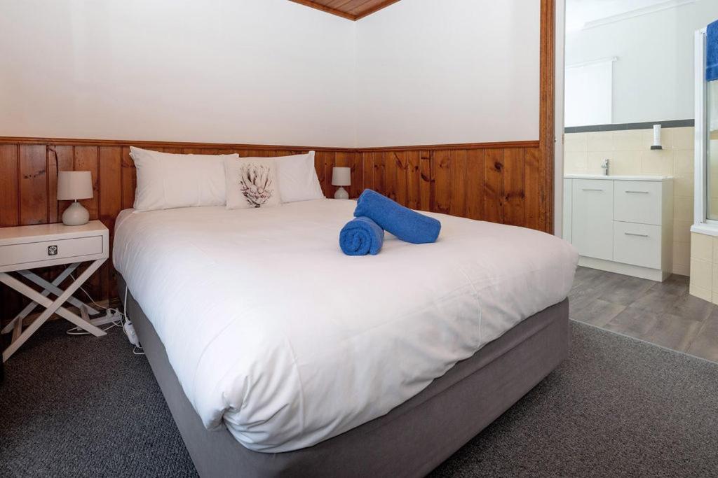 Kitty'S Cottages - Managed By Big4 Strahan Holiday Retreat Экстерьер фото