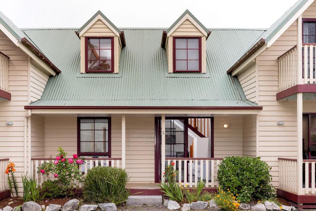 Kitty'S Cottages - Managed By Big4 Strahan Holiday Retreat Экстерьер фото