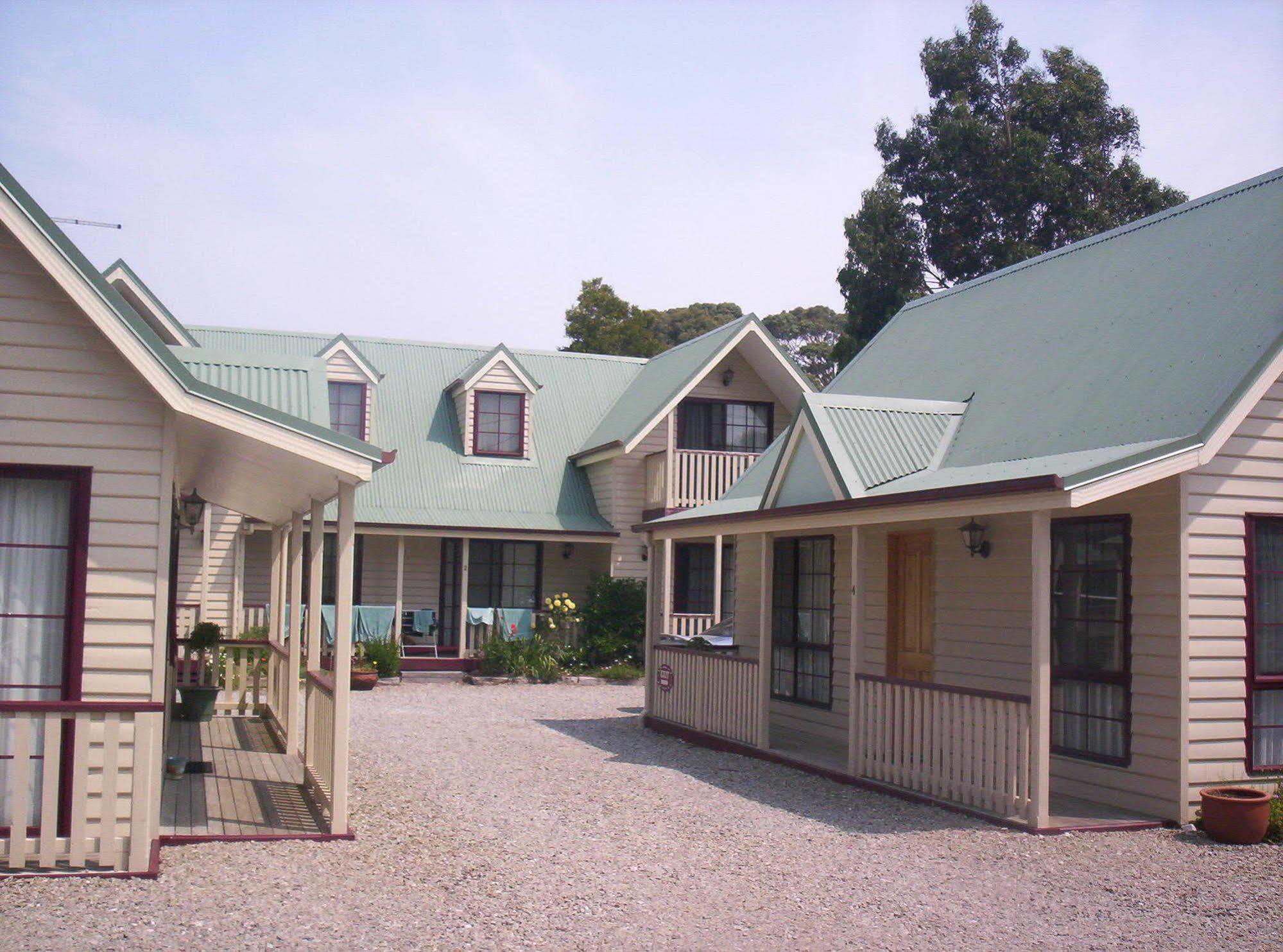 Kitty'S Cottages - Managed By Big4 Strahan Holiday Retreat Экстерьер фото
